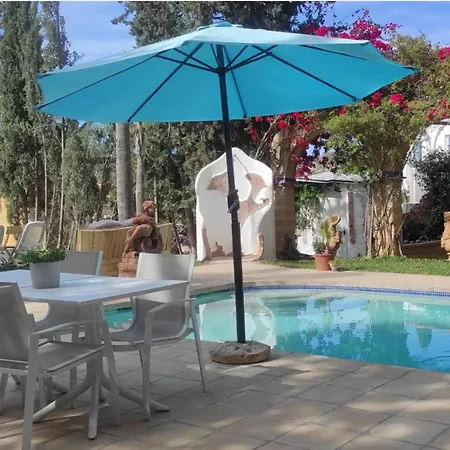 Sleeps 2 - Pool Access דירה